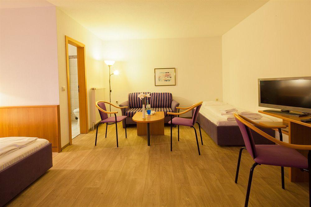 Motel シュトラールズント エクステリア 写真