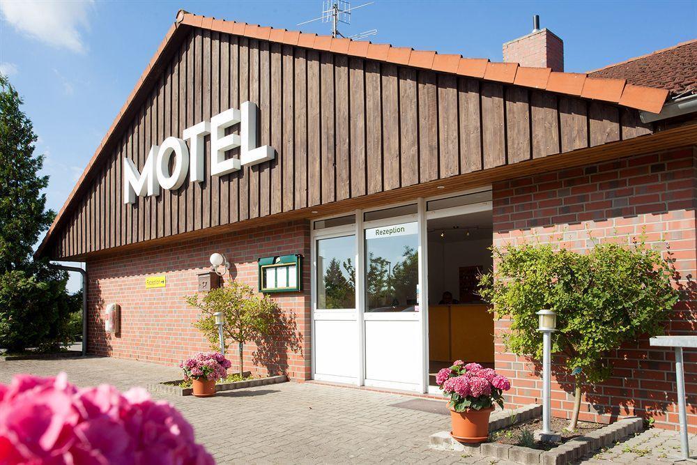 Motel シュトラールズント エクステリア 写真