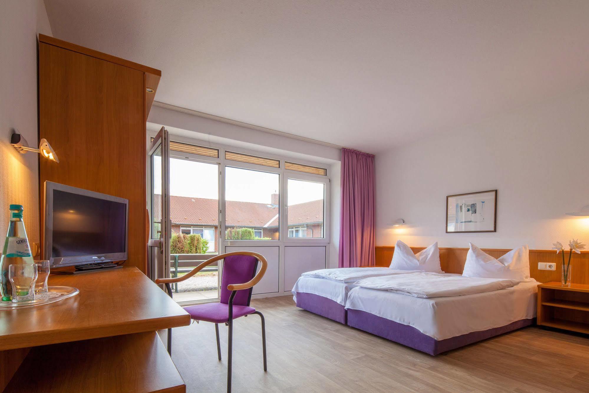 Motel シュトラールズント エクステリア 写真