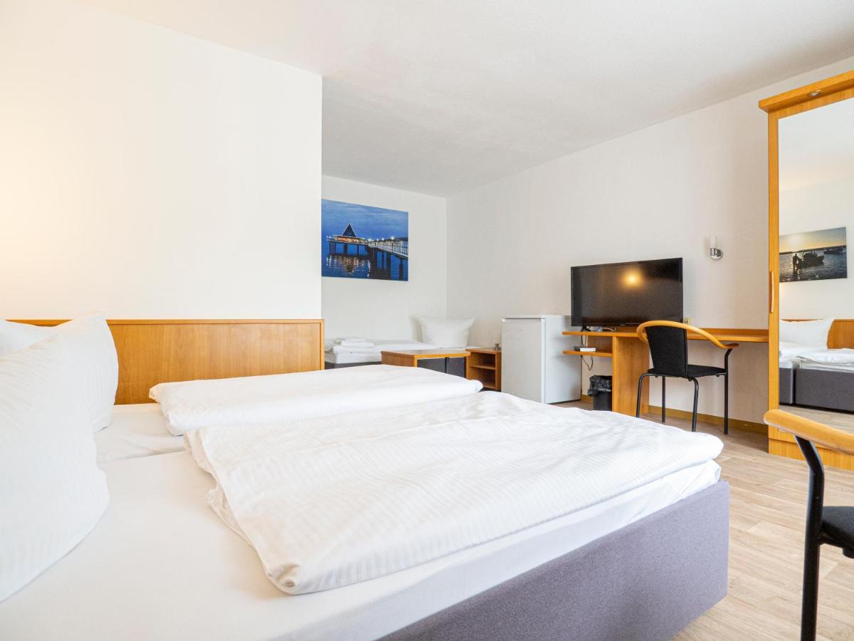Motel シュトラールズント エクステリア 写真