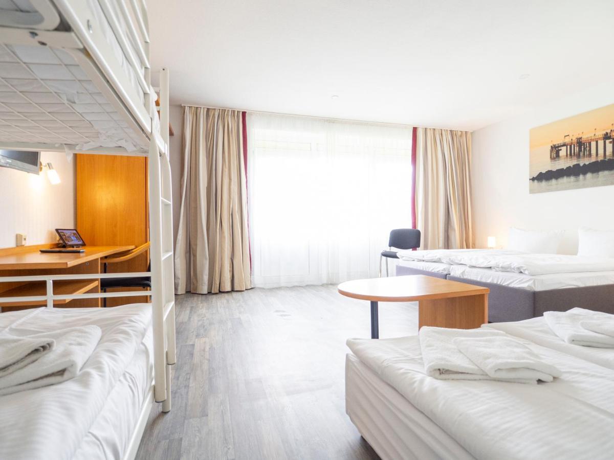 Motel シュトラールズント エクステリア 写真