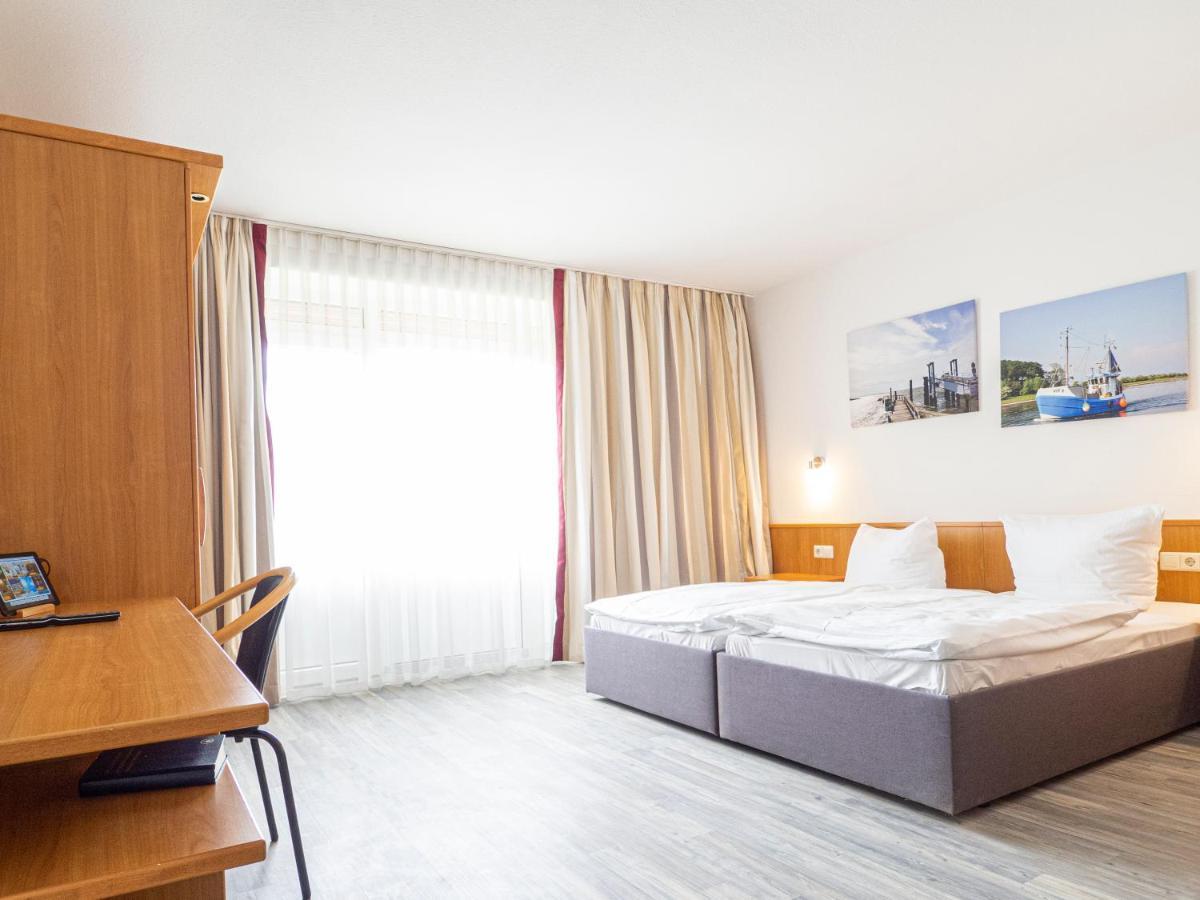 Motel シュトラールズント エクステリア 写真