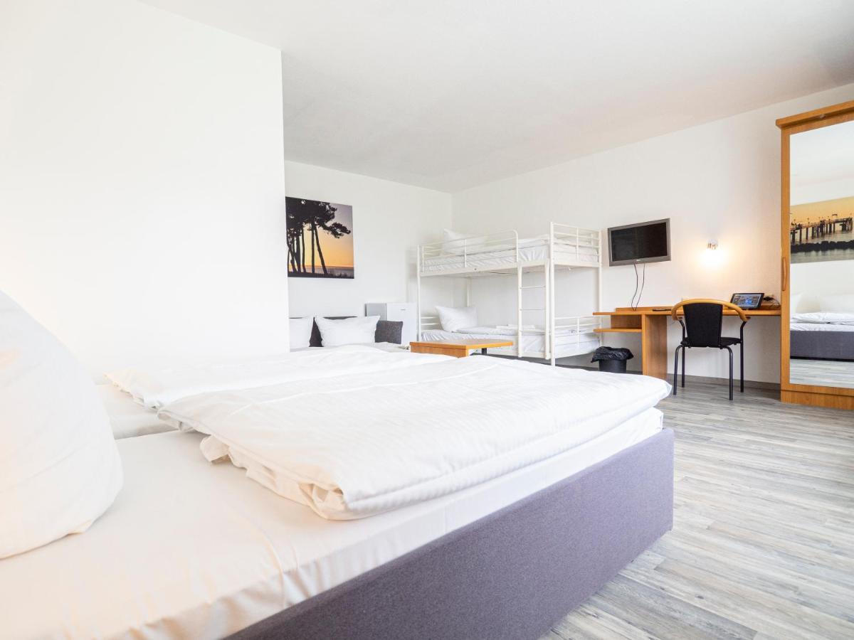 Motel シュトラールズント エクステリア 写真